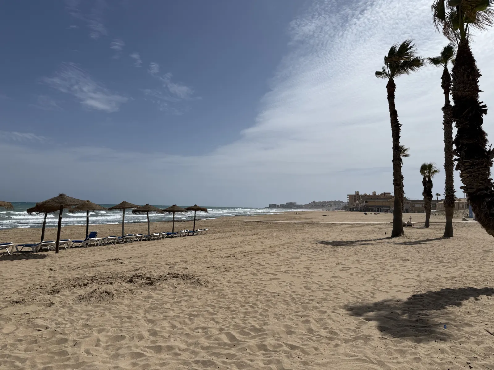 La Mata weather month by month — when to visit